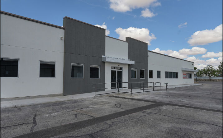 Pictures of Office property located at 5625 Woodrow Bean Transmountain, El Paso, TX 79924 for lease - image #1