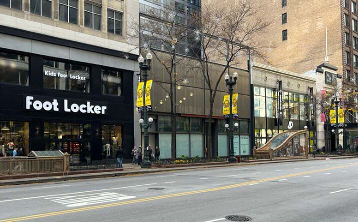 Pictures of Retail property located at 10 South State Street, Chicago, IL 60603 for lease - image #1