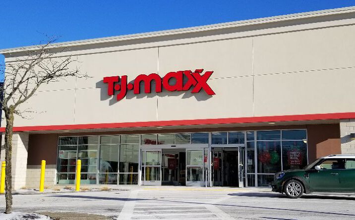 Pictures of Retail property located at 2600 South Rd, Poughkeepsie, NY 12603 for lease - image #1