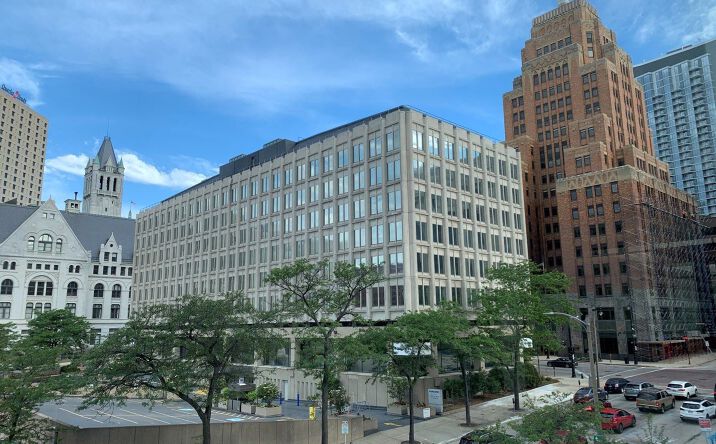 Pictures of Office property located at 611 E Wisconsin Ave, Milwaukee, WI 53202 for lease - image #1