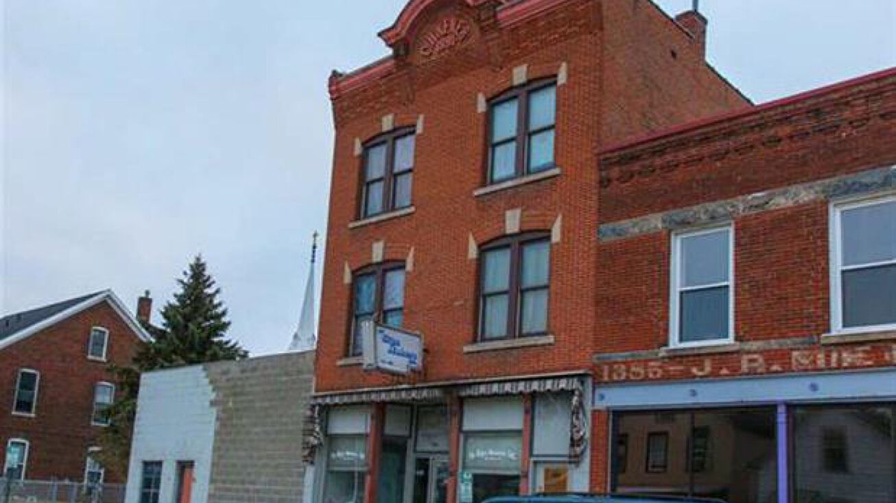 13651385 Jackson Street, Dubuque, IA 52001 Retail Space for Lease