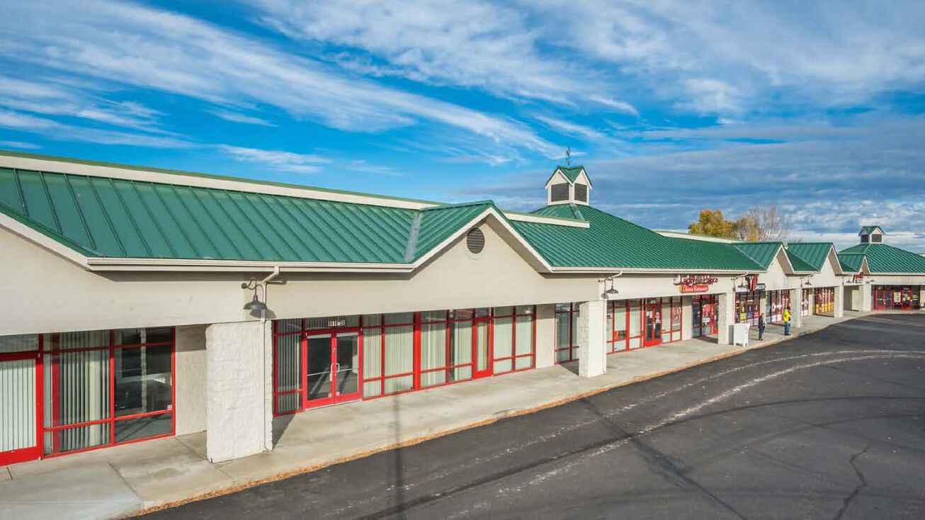 8610 W. Overland Road, Boise, ID 83709 Retail Space for Lease