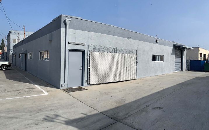 Pictures of Industrial property located at 1018 E Chestnut Ave, Santa Ana, CA 92701 for lease - image #1