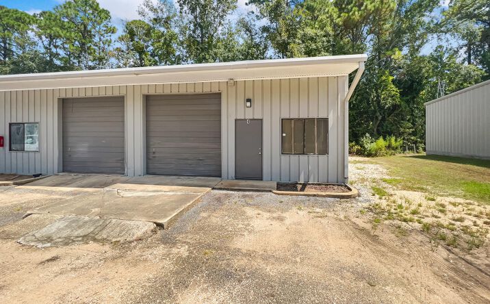 Pictures of Industrial property located at 4405 Halls Mill Rd, Mobile, AL 36693 for lease - image #1