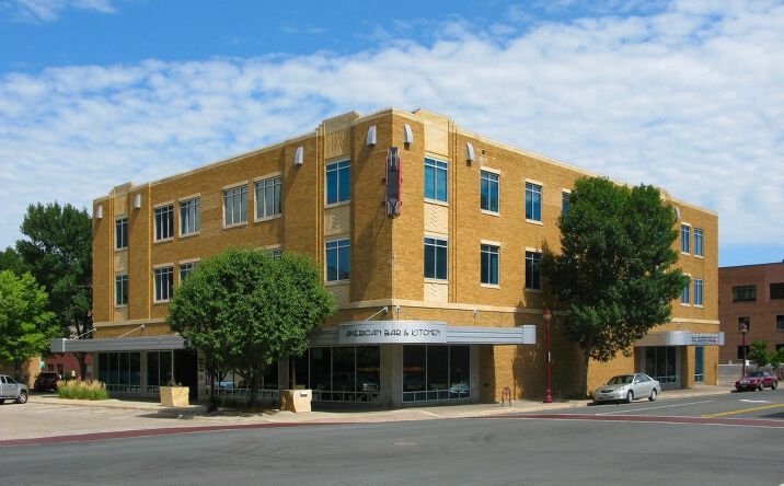 Pictures of Office property located at 124 E Walnut St, Mankato, MN 56001 for lease - image #1