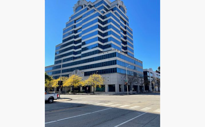 Pictures of Office property located at 401 Main St, Peoria, IL 61602 for lease - image #1