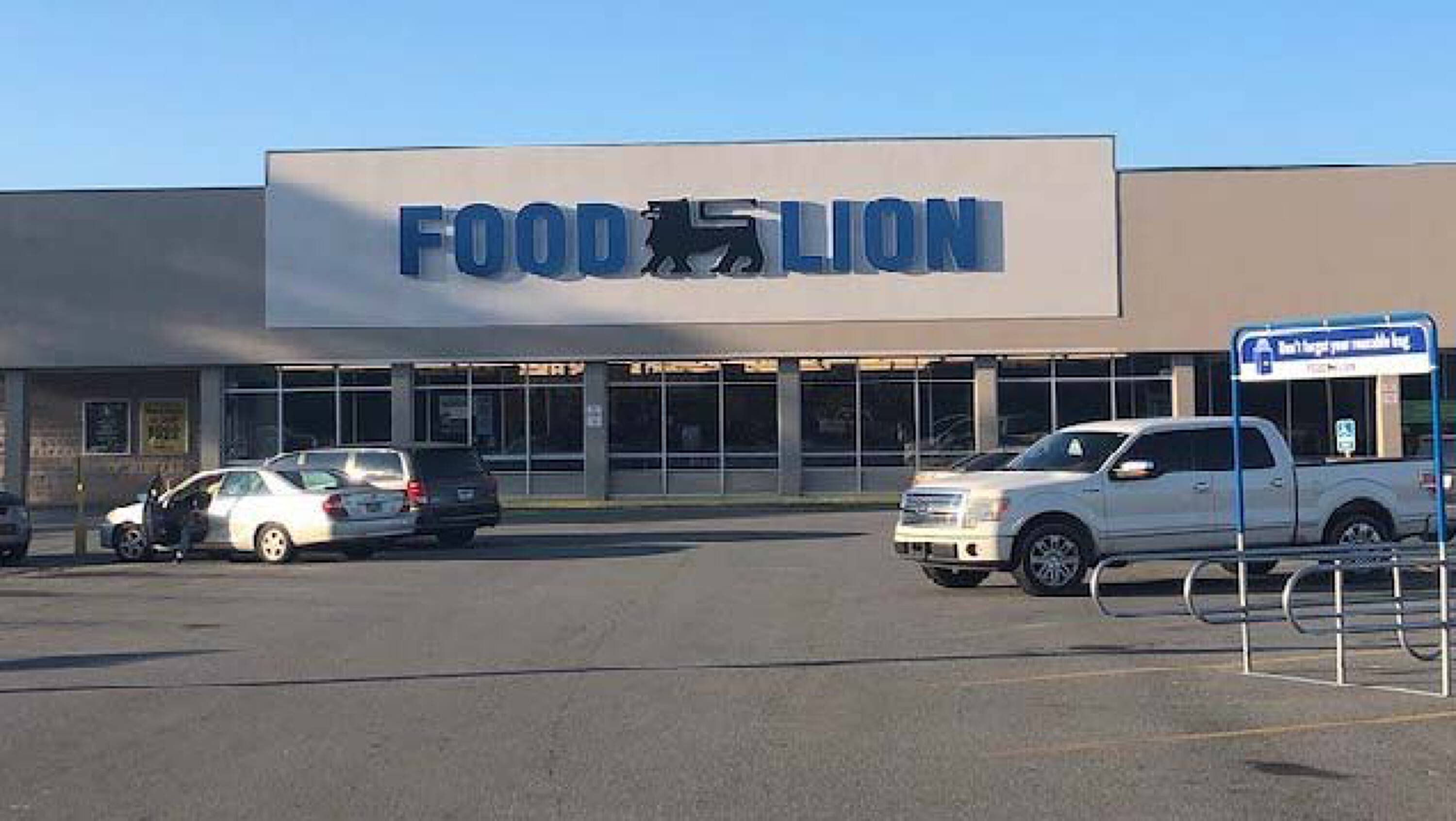 Food Lion Plaza Extension - 3cyuc2j