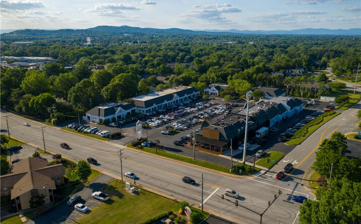 Pictures of Retail property located at 115 Pelham Rd, Greenville, SC 29615 for lease - image #1