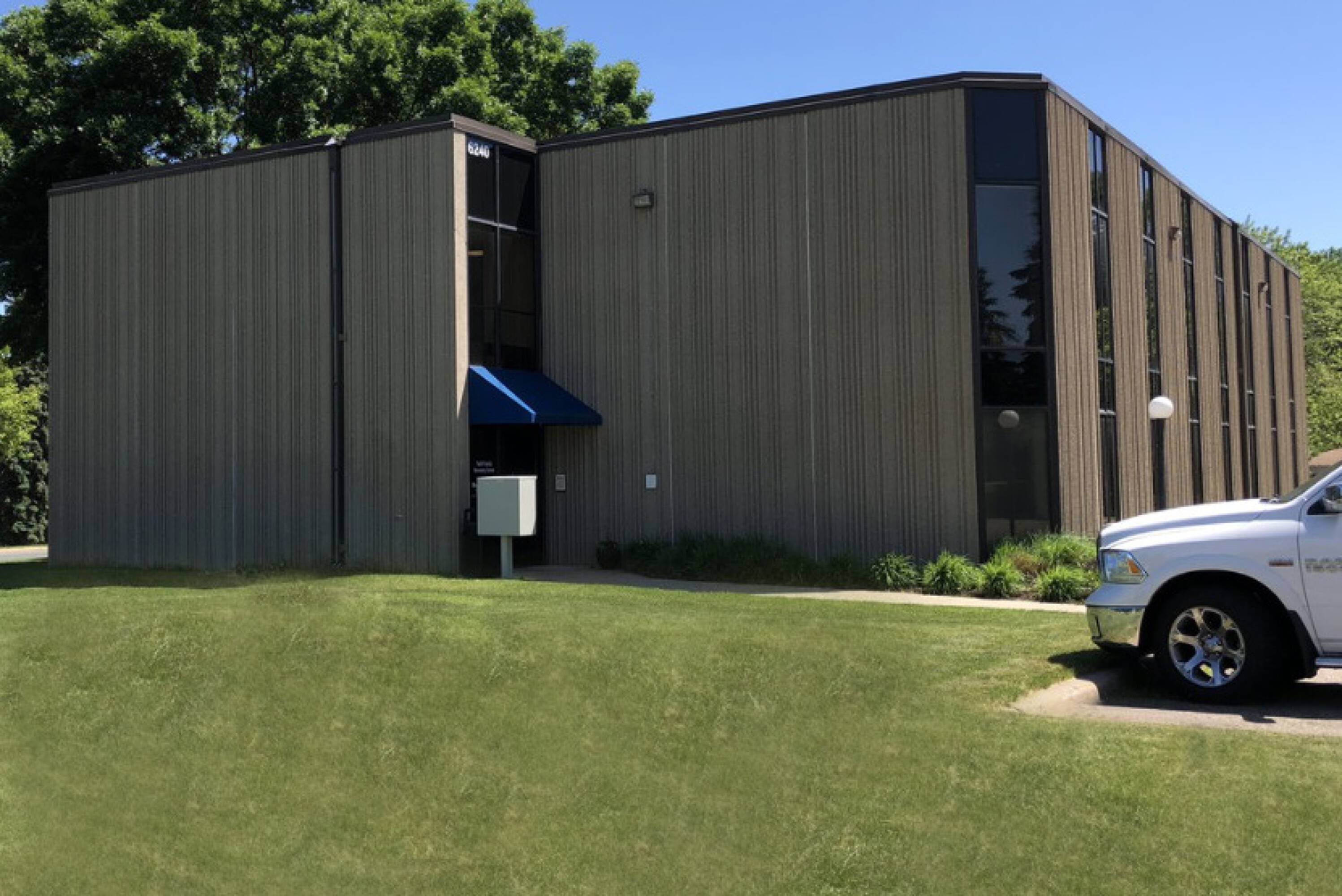 6240 Quinwood Ln N, Maple Grove, MN 55369