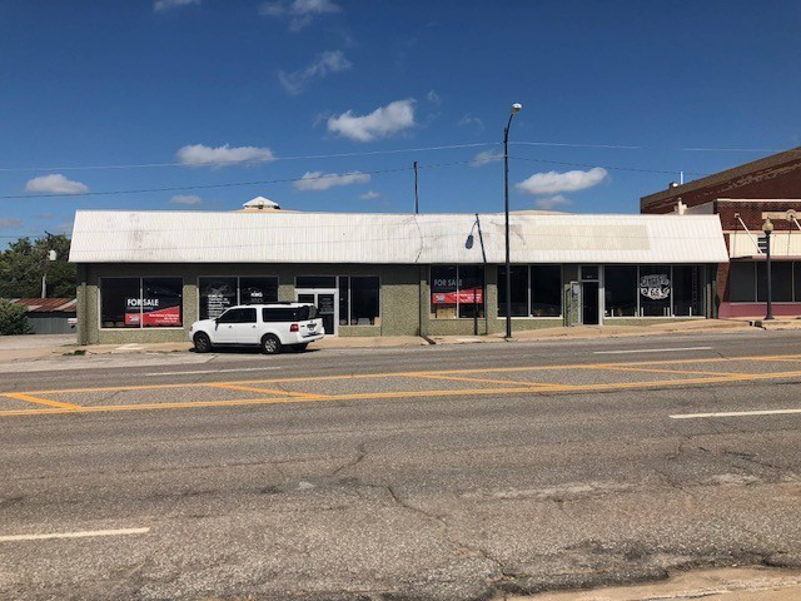 517 W Main St, Yukon, OK 73099 | Crexi.com