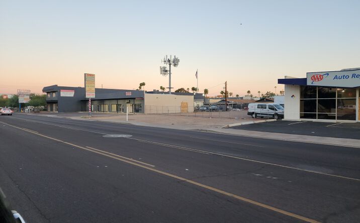 Pictures of Land, Retail, Restaurant property located at 3636 E Thomas Rd, Phoenix, AZ 85018 for lease - image #1
