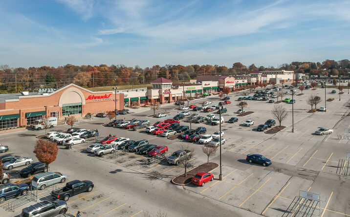 Pictures of Retail property located at 8023 W Florissant Ave, Jennings, MO 63136 for lease - image #1