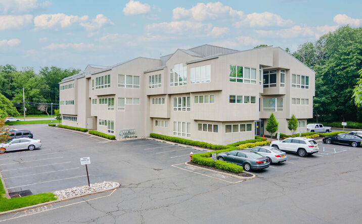 Pictures of Office property located at 860 Wyckoff Ave, Mahwah, NJ 07430 for lease - image #1