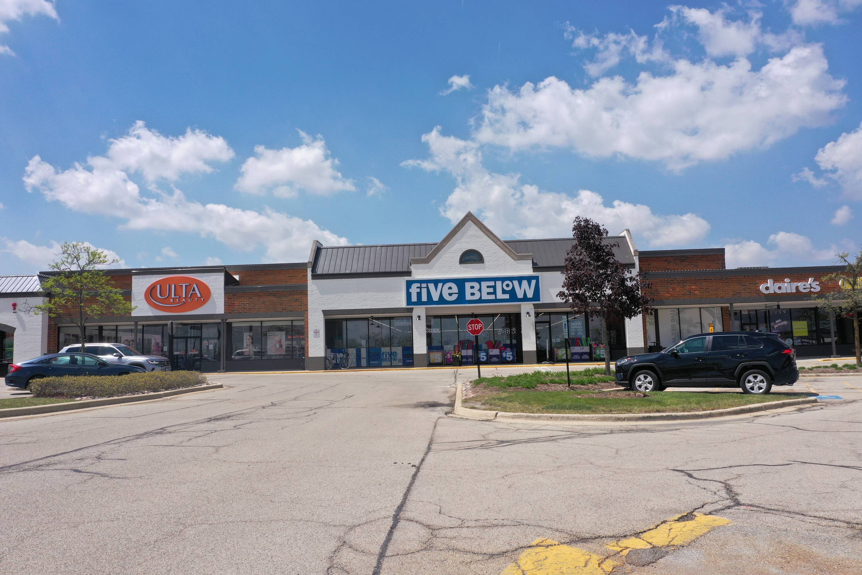 2280 Danada Square W, Wheaton, IL 60189