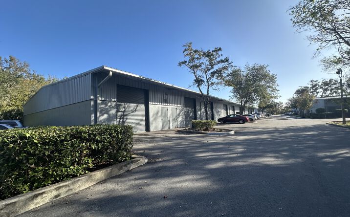 Pictures of Office, Industrial property located at 413 Oak Pl, Port Orange, FL 32127 for lease - image #1