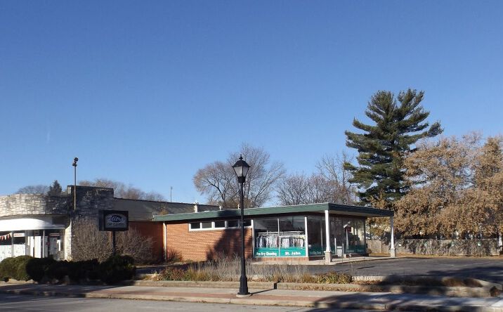 Pictures of Retail, Office property located at 13180-13200 Watertown Plank Road, Elm Grove, WI 53122 for lease - image #1