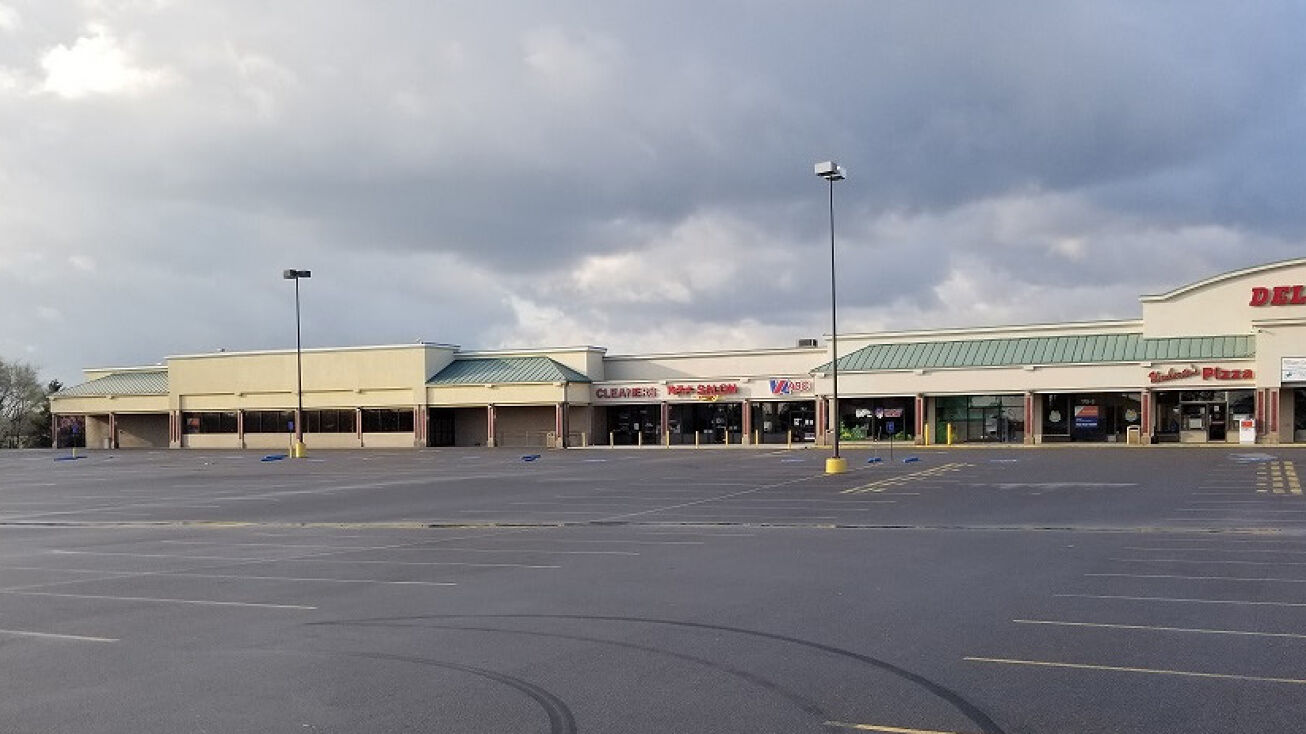 130 190 Delco Plaza, Winchester, VA 22602 Retail Space for Lease