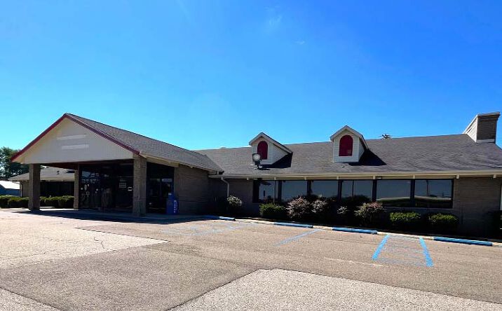 Pictures of Retail, Restaurant property located at 304 Upper River Rd, Gallipolis, OH 45631 for lease - image #1