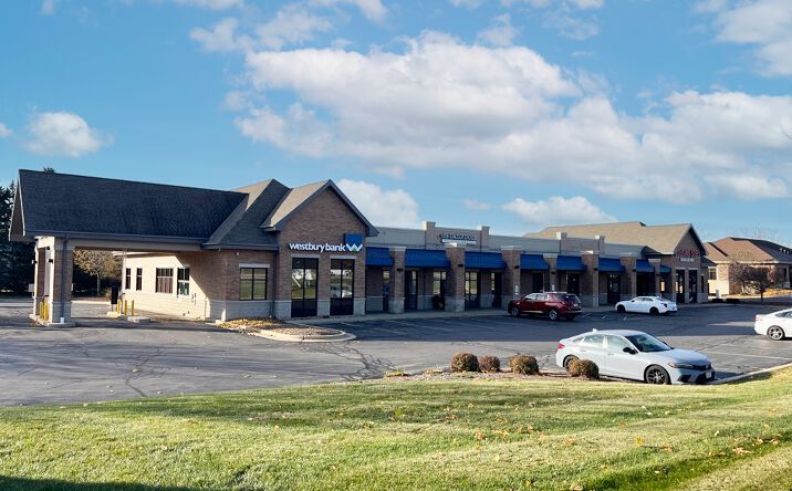 Pictures of Retail property located at 1175 E Commerce Blvd, Slinger, WI 53086 for lease - image #1