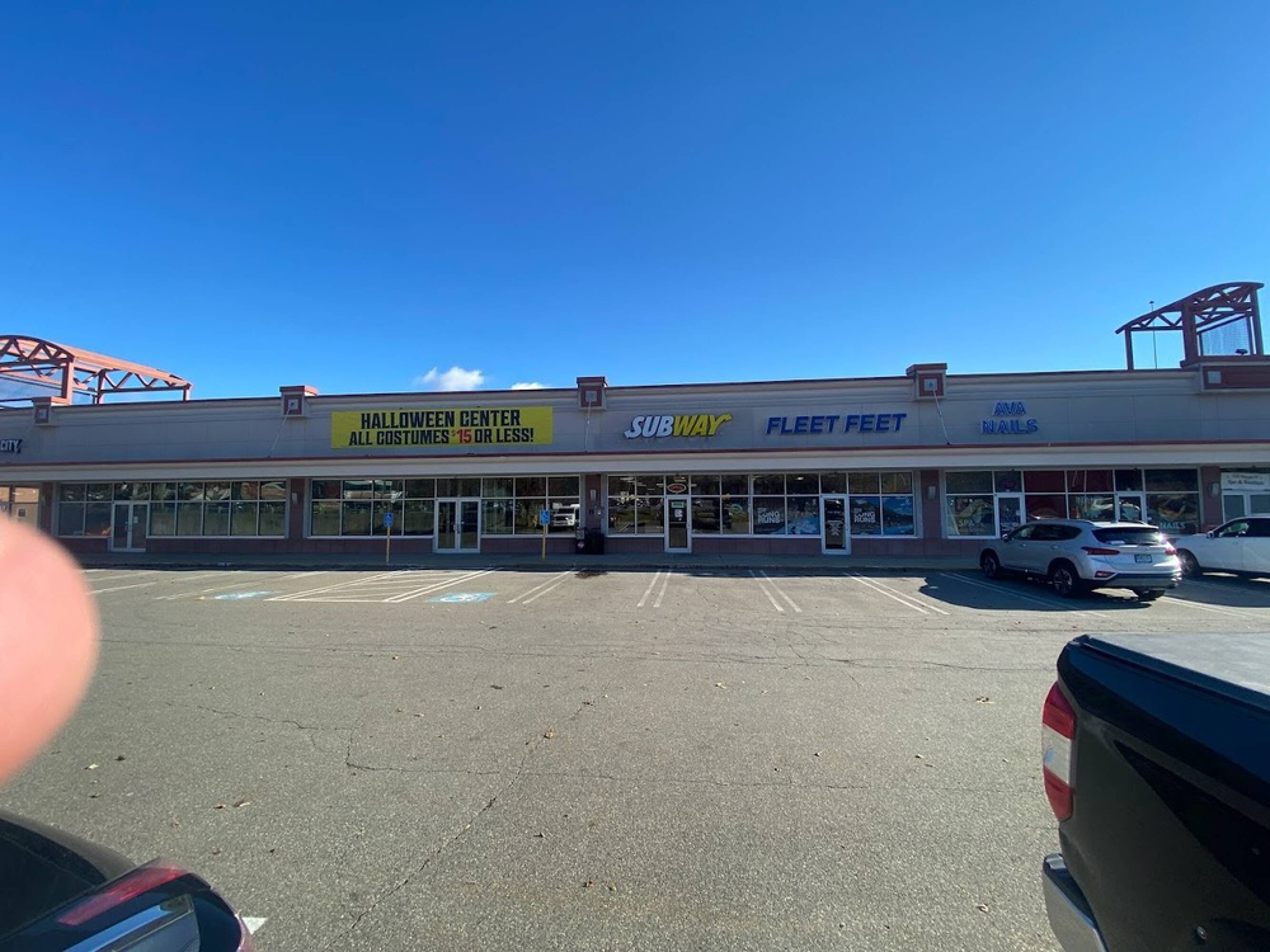 10 Coliseum Ave, Nashua, NH 03063