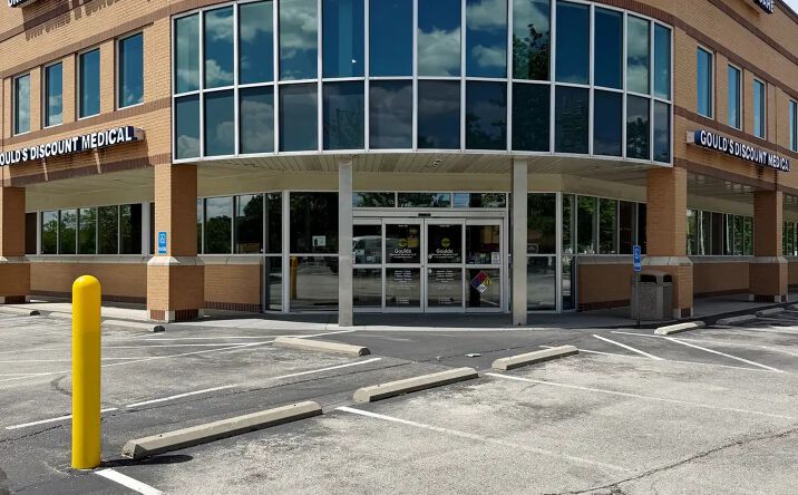 Pictures of Office property located at 3901 Dutchmans Ln, Louisville, KY 40207 for lease - image #1