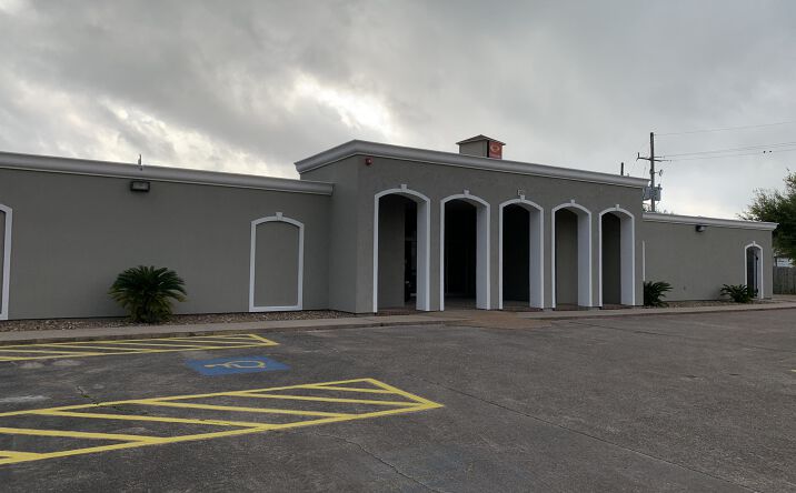 Pictures of Retail, Office, Special Purpose property located at 2050 N 11th St, Beaumont, TX 77703 for lease - image #1