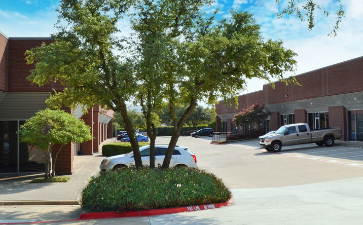 Pictures of Industrial property located at 7801 Mesquite Bend Dr, Irving, TX 75063 for lease - image #1