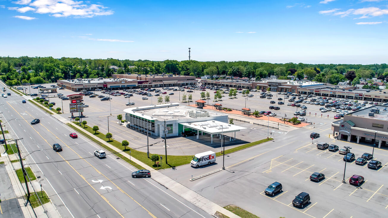 950 Union Rd, West Seneca, NY 14224