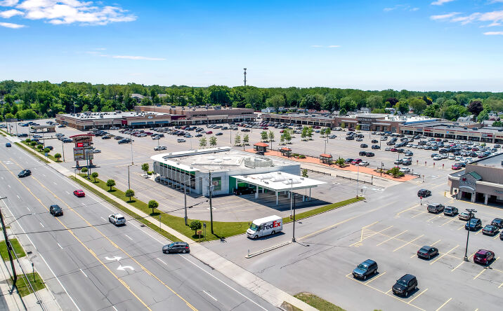 Pictures of Retail property located at 950 Union Rd, West Seneca, NY 14224 for lease - image #1