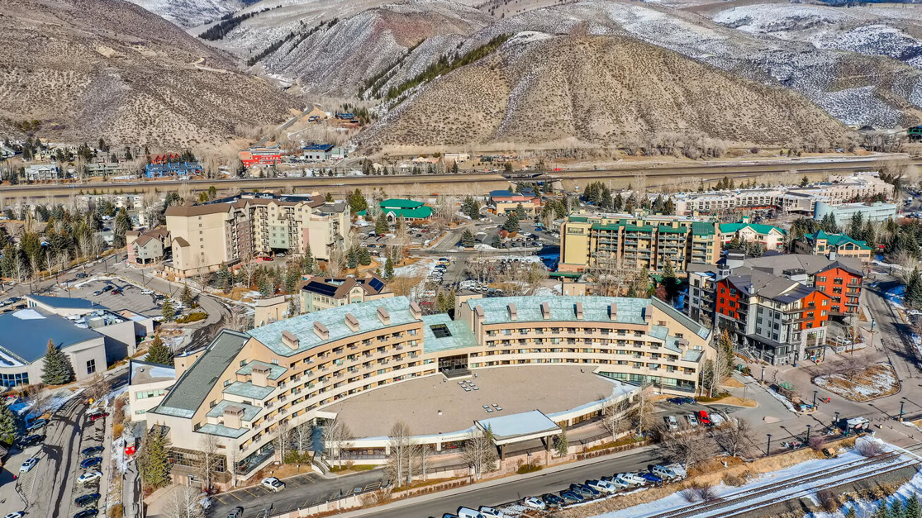 137 Benchmark Rd, Avon, CO 81620 Retail Space for Lease The Seasons