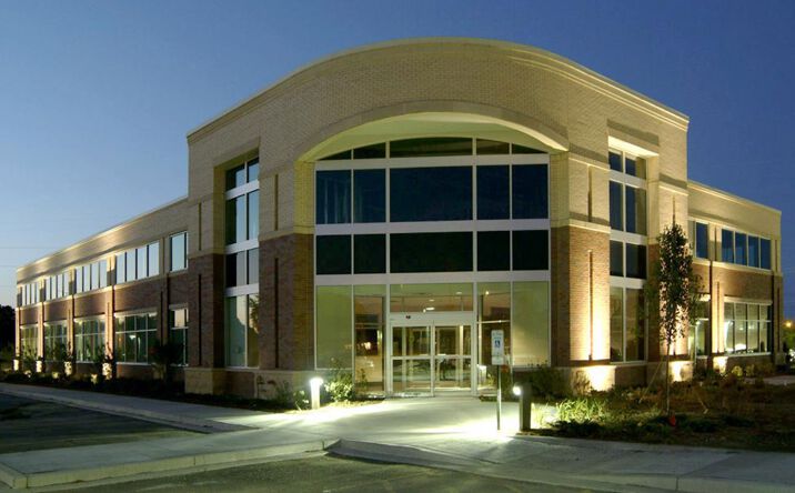 Pictures of Office property located at 5650 North Green Bay Road, Milwaukee, WI 53209 for lease - image #1