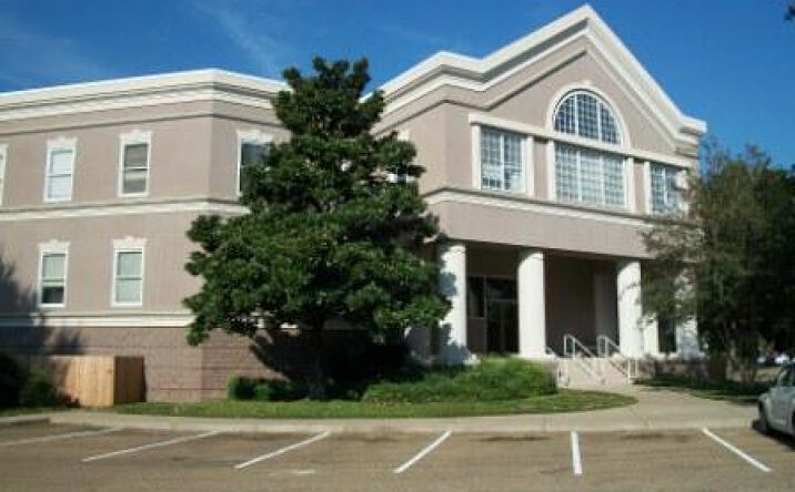 Pictures of Office property located at 5 Old River Pl, Jackson, MS 39202 for lease - image #1
