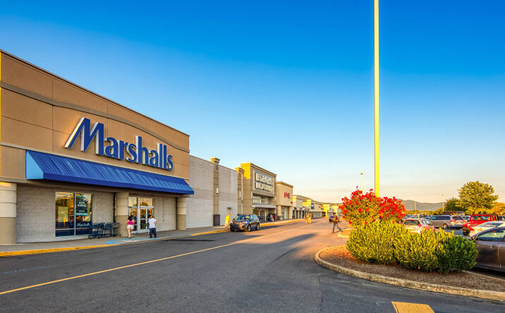 Pictures of Retail, Restaurant property located at 1287-1445 Towne Square Blvd NW, Roanoke, VA 24012 for lease - image #1