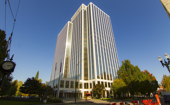 Pictures of Office property located at 825 Ne Multnomah Street, Portland, OR 97232 for lease - image #1