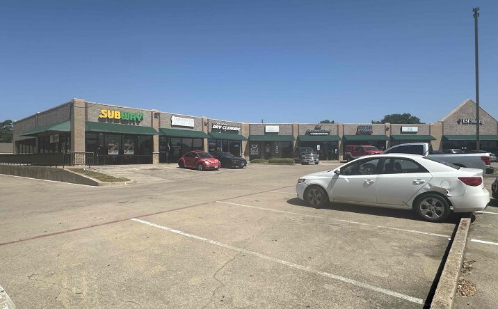 Pictures of Retail property located at 107 N Cedar Ridge Dr, Duncanville, TX 75116 for lease - image #1