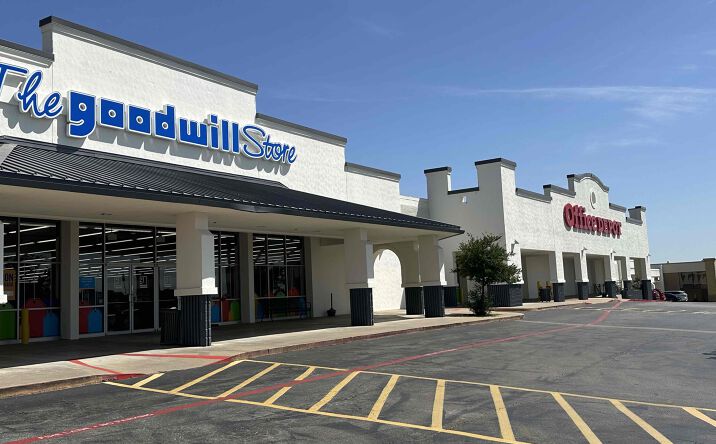 Pictures of Retail property located at 4400 Little Rd, Arlington, TX 76016 for lease - image #1