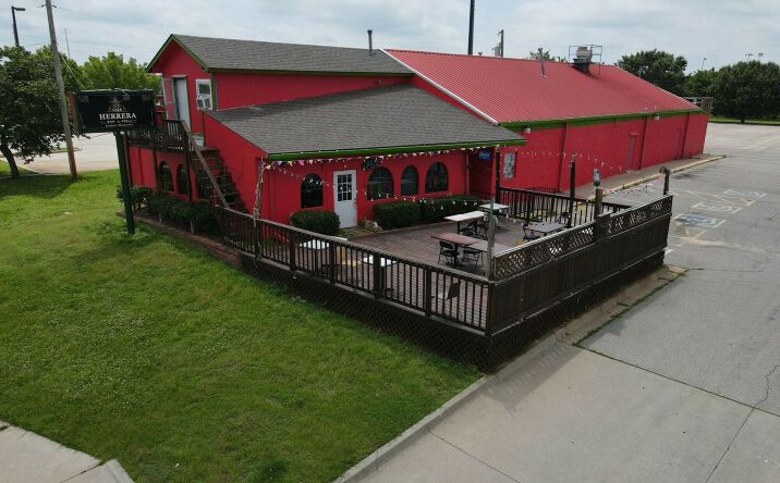 Pictures of Retail, Restaurant property located at 2130 E Alameda St, Norman, OK 73071 for lease - image #1