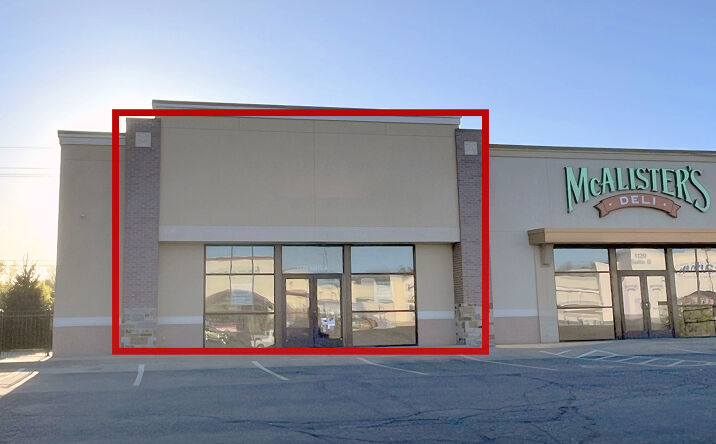 Pictures of Retail property located at 1129 SW Wanamaker Rd, Topeka, KS 66615 for lease - image #1