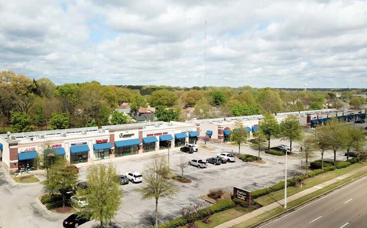 Pictures of Retail property located at 7124 - 7174 Stage Rd, Bartlett, TN 38133 for lease - image #1