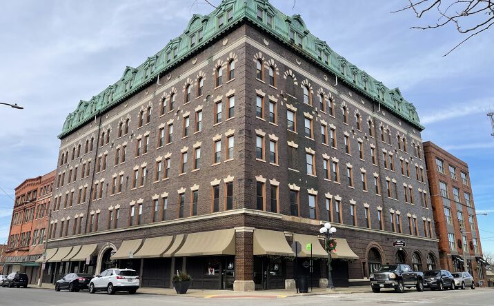 Pictures of Office property located at 207 W Jefferson St, Bloomington, IL 61701 for lease - image #1