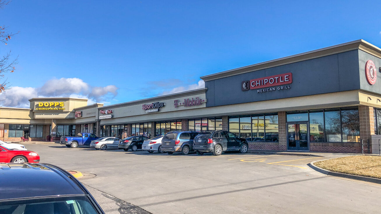 7130 W Maple St, Wichita, KS 67209 Retail Space for Lease Maple