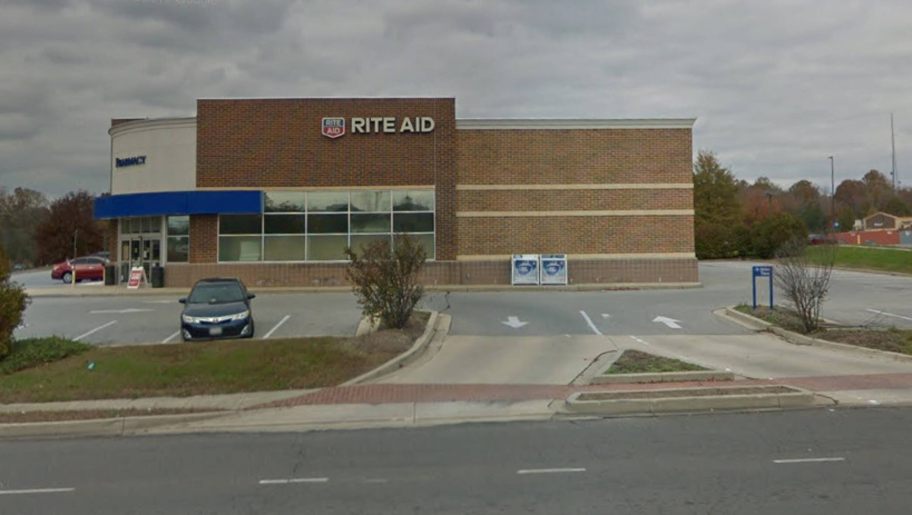 55 Drury Dr, La Plata, MD 20646