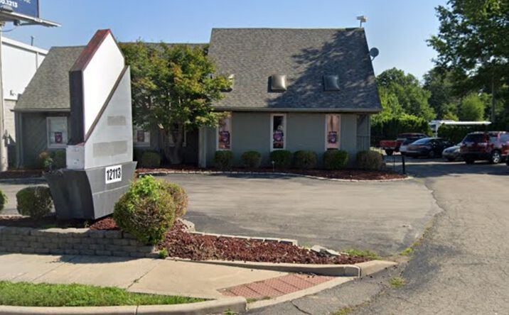 Pictures of Retail, Office property located at 12113 Shelbyville Rd, Louisville, KY 40243 for lease - image #1