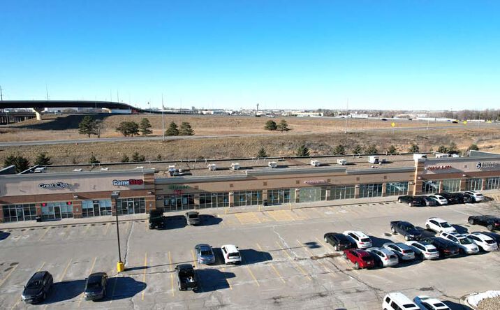Pictures of Retail, Office, Restaurant property located at 11101-11148 Plum Dr, Urbandale, IA 50322 for lease - image #1