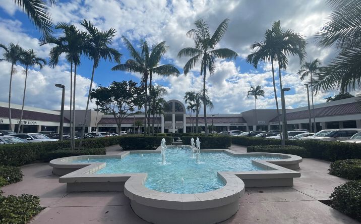 Pictures of Retail property located at 4900 Linton Blvd, Delray Beach, FL 33445 for lease - image #1