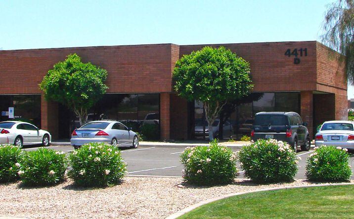 Pictures of Office property located at 4013 E Broadway Rd & 4411 S 40th St, Phoenix, AZ 85040 for lease - image #1