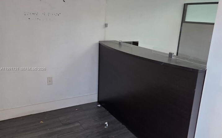 Pictures of Industrial property located at 7274 NW 70th St, Miami, FL 33166 for lease - image #1