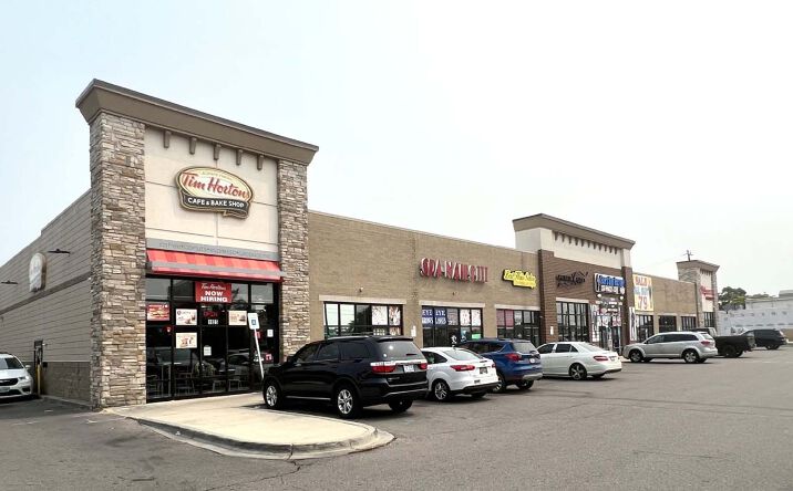 Pictures of Retail property located at 1727-1839 8 Mile Rd, Hazel Park, MI 48030 for lease - image #1