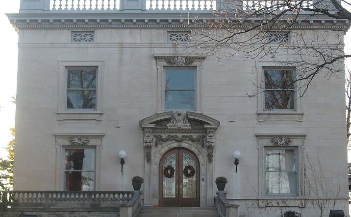 Pictures of Office property located at 2902 N Meridian St, Indianapolis, IN 46208 for lease - image #1
