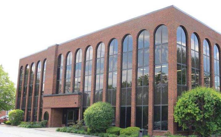 Pictures of Office property located at 2001 Midwest Rd, Oak Brook, IL 60523 for lease - image #1